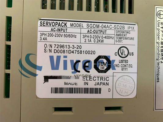 Yaskawa SGDM-04AC-SD2M Industrial Servo Drive 50 / 60HZ 200 - 230VAC INPUT 3.4AMP