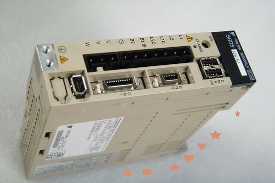 Yaskawa SGDS-A5A15A WZMACNIACZ SERWO AC 200-230V 0.6A 50W NOWY